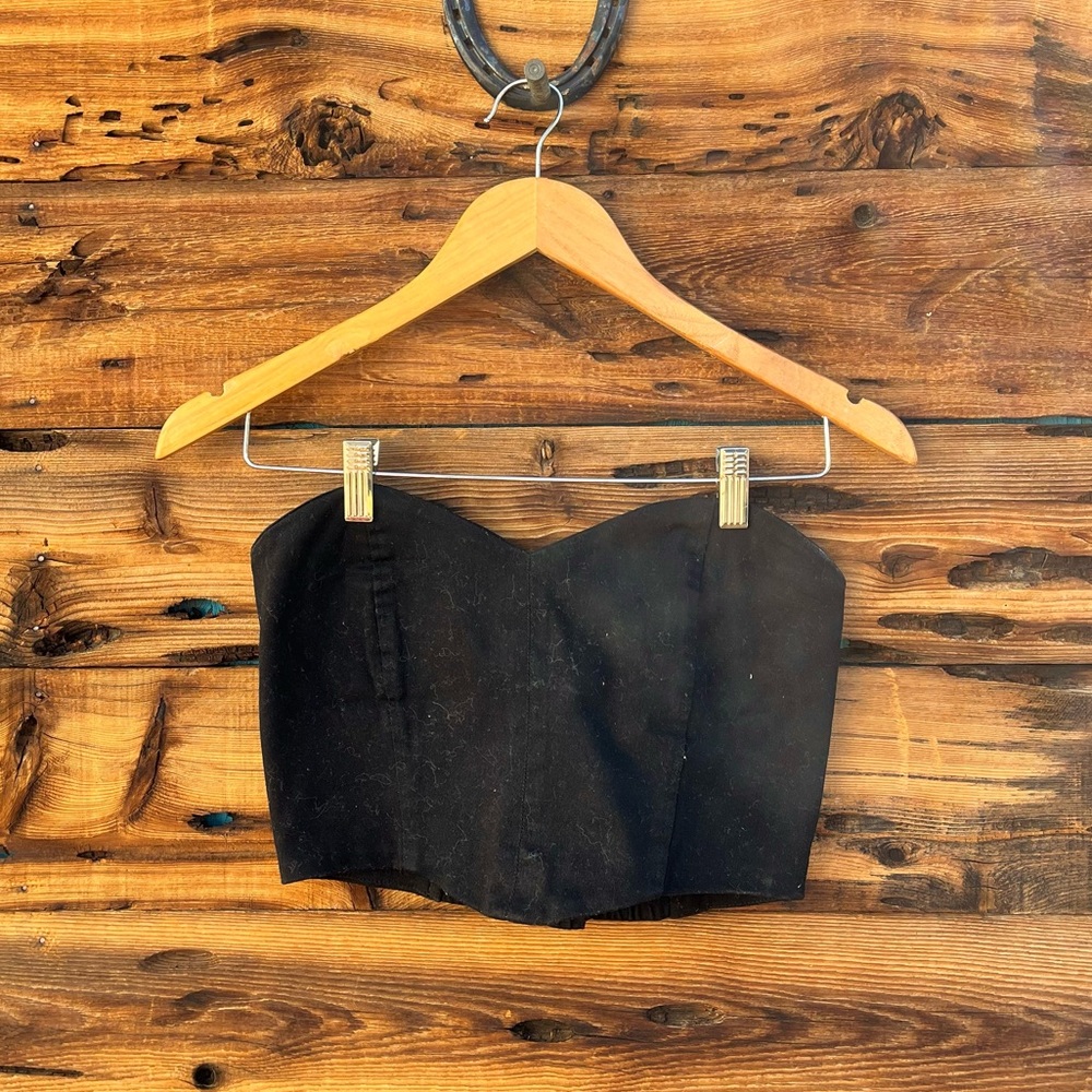 DANCE & MARVEL | Black Crop Top S
